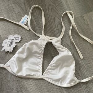 NWT Rave White Keyhole Cutout Halter Top